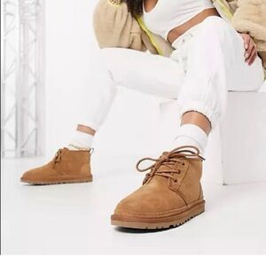 NWOT Women’s UGG Neumel Chukka Lace Up Ankle Boots in Chestnut, Size 7